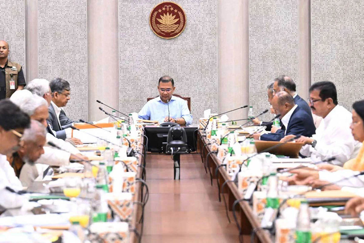 জ্বালানি তেল: আছে এক মাসের রিজার্ভ, বাড়ানোর পরিকল্পনা সরকারের