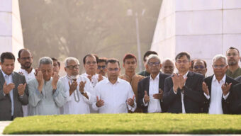 শহীদ জিয়া ও খালেদা জিয়ার সমাধিতে তারেক রহমানের শ্রদ্ধা