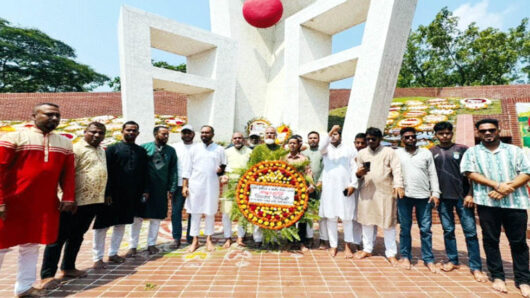 স্বাধীনতা দিবসে মিফতাহ্ সিদ্দিকীর পক্ষে শ্রদ্ধা নিবেদন