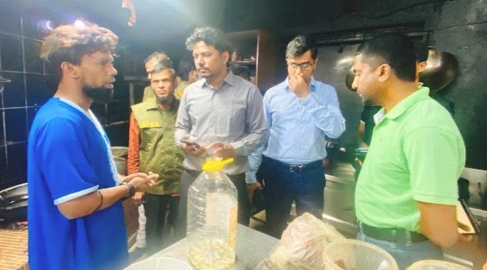 ডাইনিং ডিলাইট রেস্টুরেন্টসহ ৩ প্রতিষ্ঠানকে ২ লক্ষাধিক টাকা জ*রি*মা*না