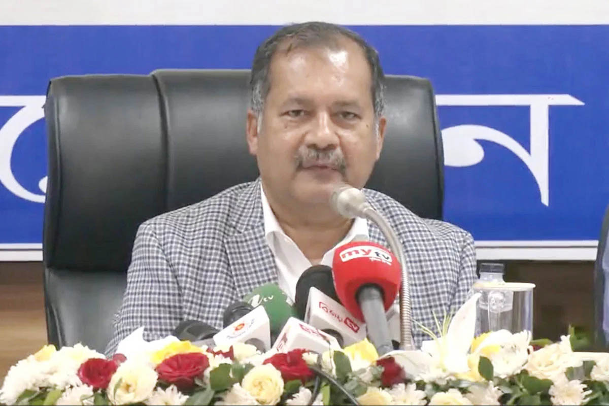 ‘আমরা আপনাদের সেবক বা মন্ত্রী হিসেবে কর্মচারী, আমাদের সঙ্গে মালিকের মতো আচরণ করবেন’