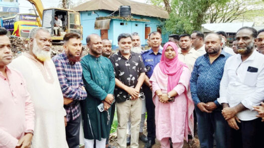 পরিচ্ছন্ন জুড়ী গড়ার কাজ উদ্বোধন করলেন এমপি নাসির উদ্দিন