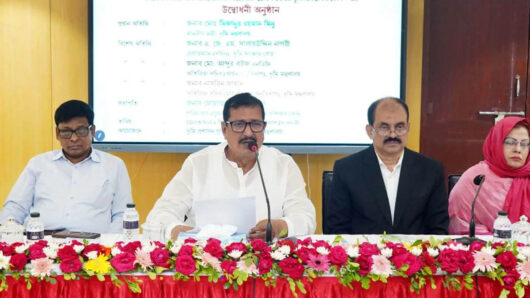 মাঠ পর্যায়ের কর্মকর্তাদের জনগণের প্রত্যাশা পূরণে কাজ করতে হবে : ভূমিমন্ত্রী