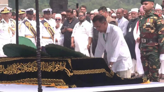 দিলারা হাফিজের জানাজা সম্পন্ন, কফিনে প্রধানমন্ত্রীর শ্রদ্ধা
