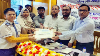নবীগঞ্জ পৌরসভার কৃতি শিক্ষার্থীদের সংবর্ধনা ও বৃত্তি প্রদান
