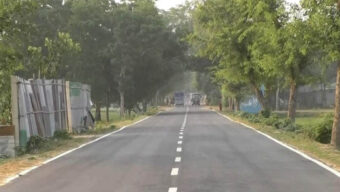 শ্রীমঙ্গলে সড়কে ঝ র লো ৩ প্রাণ