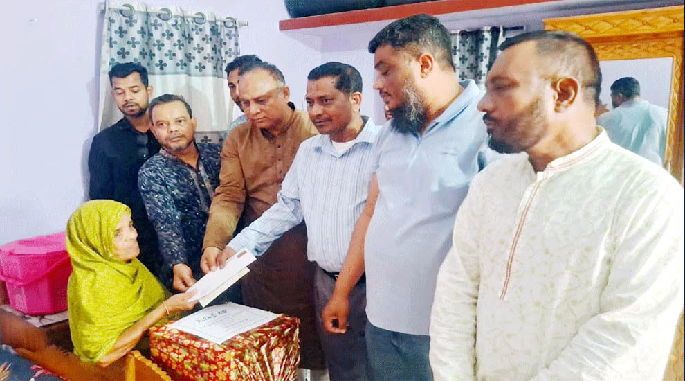 সাংবাদিক তুরাবসহ জুলাই শহিদদের পরিবারে এমপি এমরান চৌধুরীর ভালোবাসার পরশ