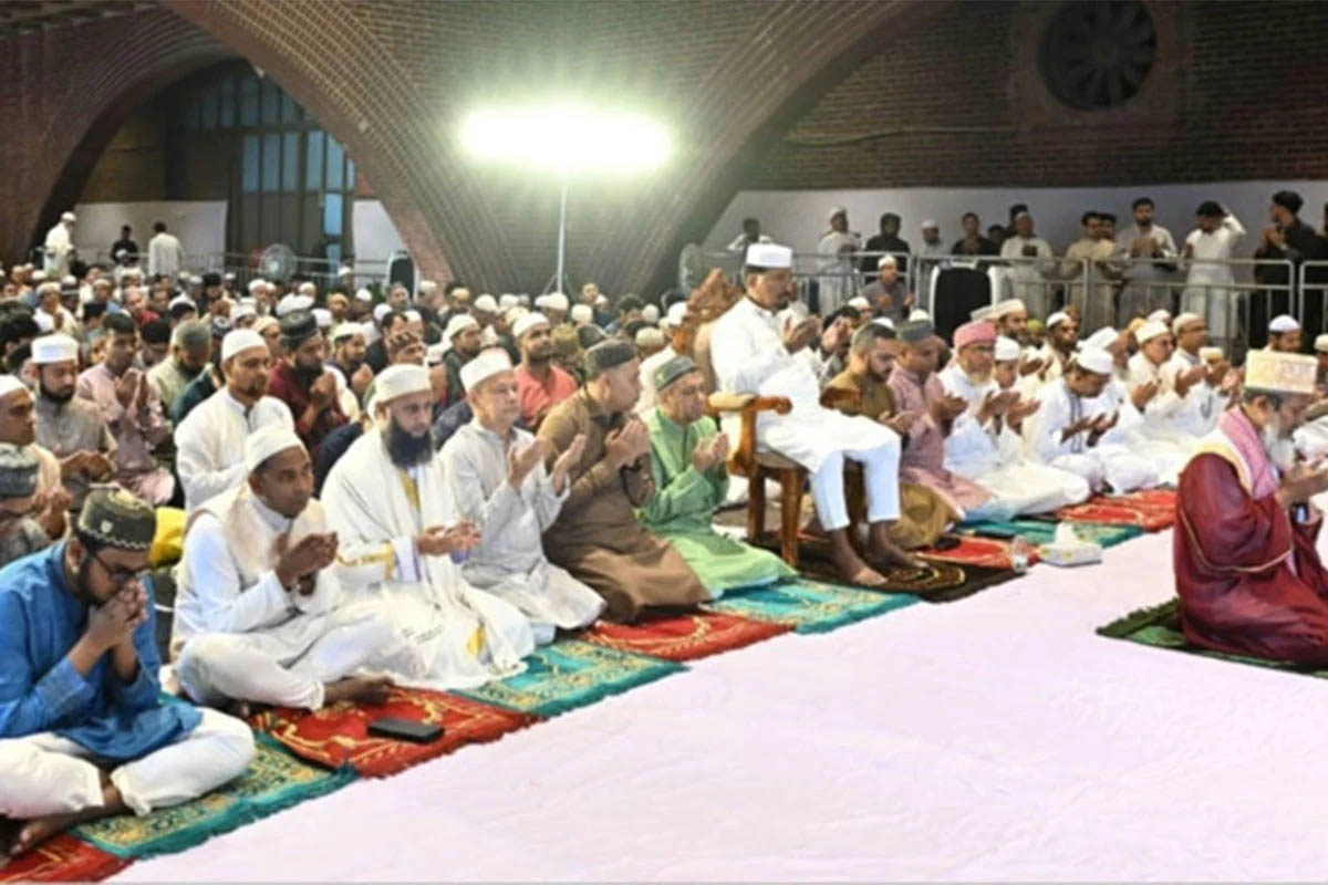 সংসদ প্লাজায় ঈদের জামাত অনুষ্ঠিত, অংশ নেন স্পিকার