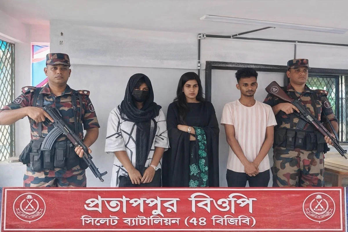 সিলেট সীমান্তে দুই তরুণীসহ পা চা র কা রী আ ট ক