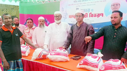 কমলগঞ্জে পবিত্র মাহে রমজান উপলক্ষে খাদ্য সামগ্রী বিতরণ