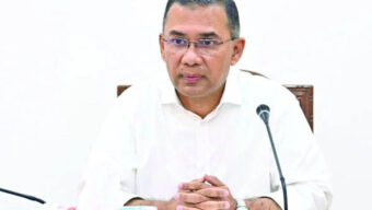 ঈদের ছুটিতেও বাসভবন থেকে জরুরি কাজ করছেন প্রধানমন্ত্রী