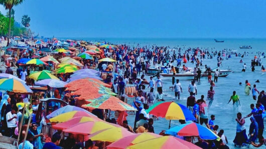 সরগরম কুয়াকাটা, ঈদের তৃতীয় দিনে দ্বিগুণ পর্যটক