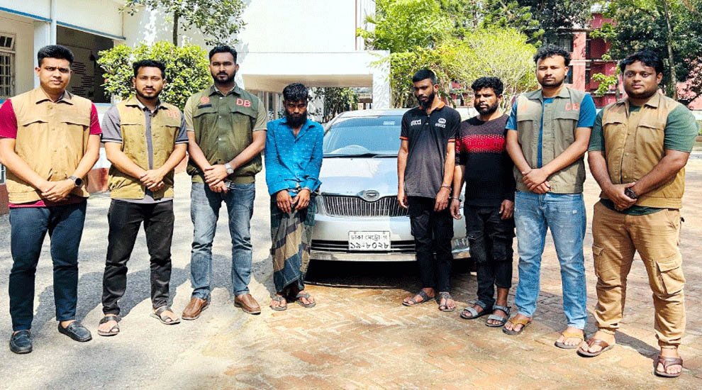 মৌলভীবাজারে পুলিশের অভিযানে গ্রে ফ তা র ৩