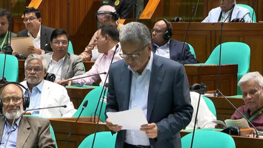 ব্যাংক ঋণের ওপর নির্ভরতা কমাতে উদ্যোগ নিয়েছে সরকার: অর্থমন্ত্রী