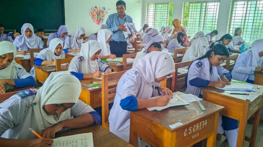 এসএসসির প্রথম দিনে অনুপস্থিত ২৫ হাজার ৪০৮