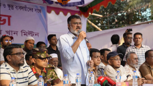 ‘ফুটপাতে আর ব্যবসা করা যাবে না, বিকল্প ব্যবস্থা করবে ডিএনসিসি’