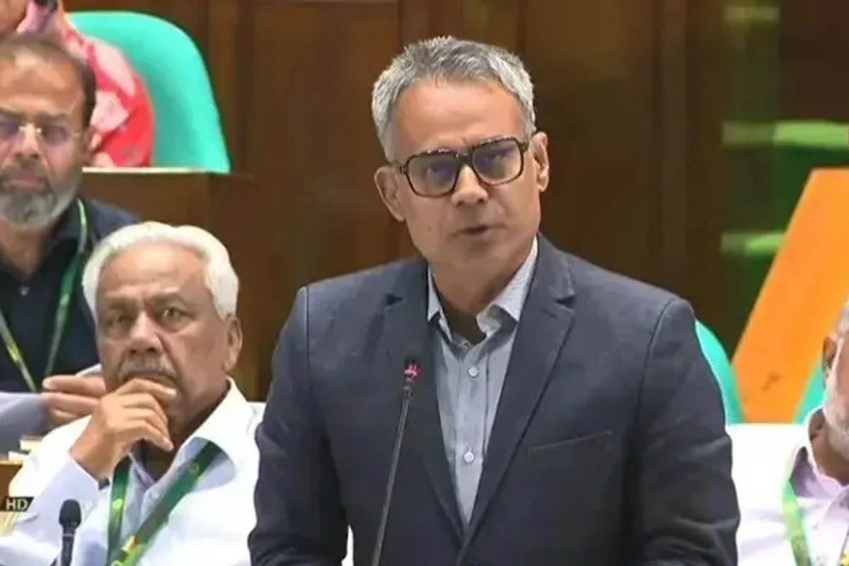 চট্টগ্রাম-কক্সবাজার মহাসড়ক ৪ লেন করার পরিকল্পনা নেওয়া হয়েছে : সড়কমন্ত্রী