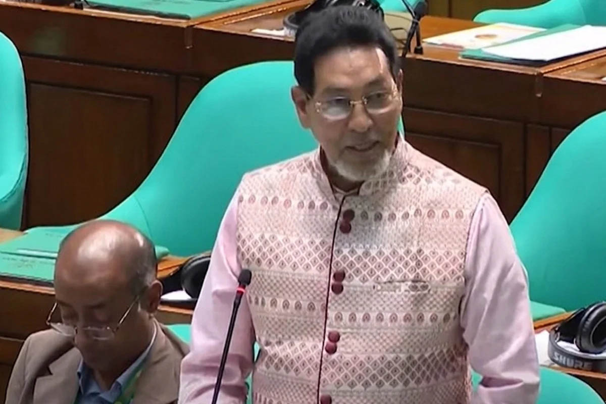 সংসদে মোবাইলে কথা না বলা ও ছবি না তোলার আহ্বান চিফ হুইপের