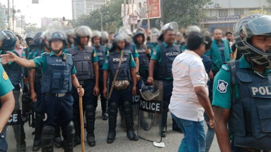 সিলেটে ক*ঠো*র অবস্থানে পুলিশ
