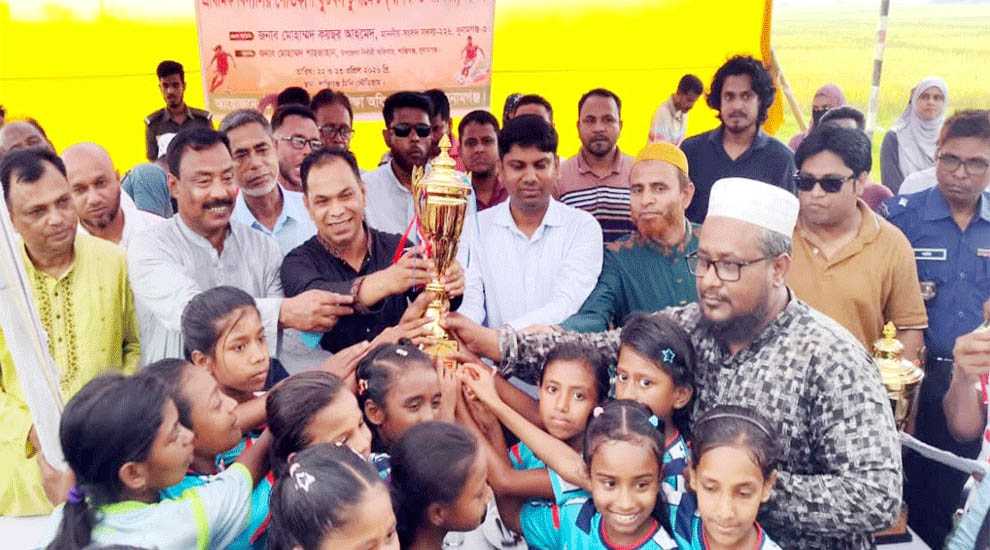 সমন্বিত প্রচেষ্টায় শিক্ষার মানোন্নয়ন সম্ভব: এমপি কয়ছর