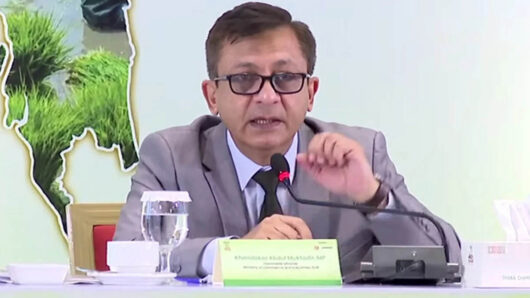 আগামী বাজেটে বাড়তি করের খড়গ আসবে না : বাণিজ্যমন্ত্রী