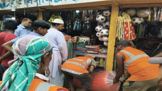 শ্রীমঙ্গল ফুটপাত ও সড়ক উ চ্ছে দ অ ভি যা ন