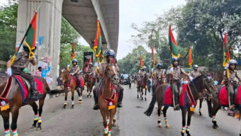বৈশাখী শোভাযাত্রায় ডিএমপির রাজকীয় আবহ: নজর কাড়ল অশ্বারোহী দল