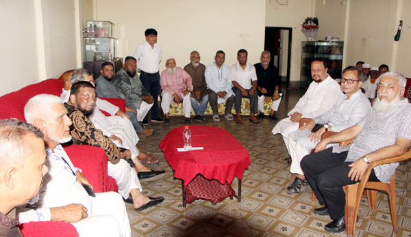 বাণিজ্যমন্ত্রী খন্দকার আবদুল মুক্তাদিরের সাথে সিলেট ব্যবসায়ী সমিতির মতবিনিময় সভা