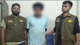 সিলেটের ‘মা ভেরাইটিজ স্টোর’ থেকে আ ট ক লিয়াকত