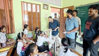 হাম প্রতিরোধে ওমর মাহবুবের উদ্যোগে সচেতনতামূলক লিফলেট বিতরণ