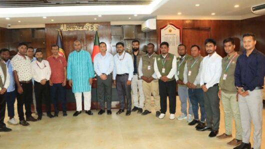 কাজের স্বীকৃতি স্বরূপ কর্মীদের পুরস্কৃত করলেন সিসিক প্রশাসক