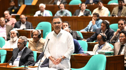 এই চেয়ারে বসলে মনে হয় আগুনের তপ্ত হিট আসছে: প্রধানমন্ত্রী