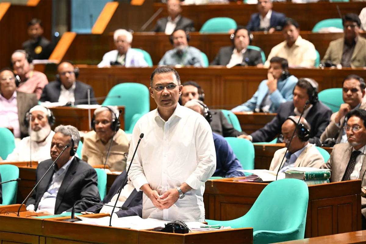 এই চেয়ারে বসলে মনে হয় আগুনের তপ্ত হিট আসছে: প্রধানমন্ত্রী