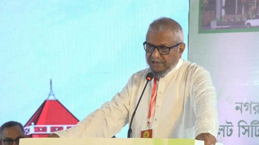 প্রধানমন্ত্রীর কাছে যা বললেন আরিফুল হক চৌধুরী