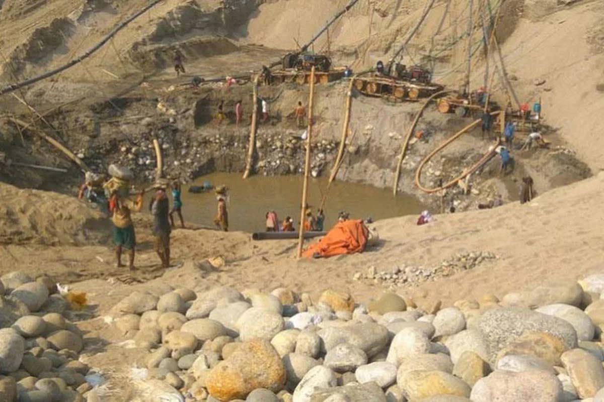 ‘পাথর কোয়ারিগুলো পরিবেশ সংরক্ষণ নিশ্চিত করে সীমিত আকারে ইজারা দেওয়ার পরিকল্পনা’