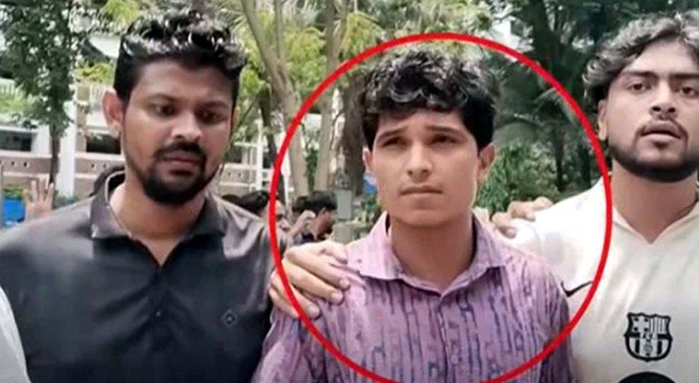 সিলেটে ‘প্র তা র ক’ ইমনকে পুলিশে দিল জনতা