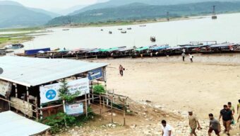 সাদাপাথরে পর্যটকদের নিরাপত্তায় দশ নম্বর নৌকা ঘাট ব্যবহারের নির্দেশ