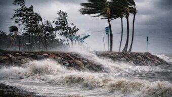 রাত ১টার মধ্যে যেসব অঞ্চলে ঝ ড়ে র আভাস