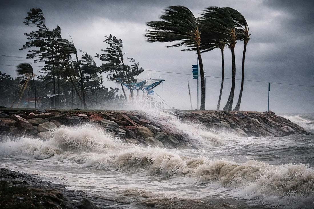 রাত ১টার মধ্যে যেসব অঞ্চলে ঝ ড়ে র আভাস