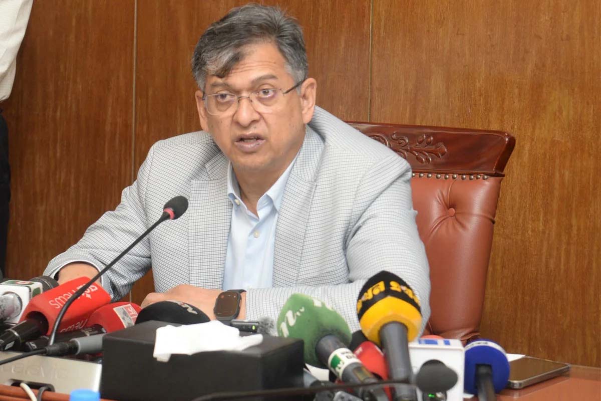 বেনজীরকে শিগগিরই দেশে ফিরিয়ে আনার প্রক্রিয়া চলছে: স্বরাষ্ট্রমন্ত্রী