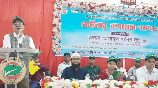 কৃষক বাঁচলেই দেশ বাঁচবে: ত্রাণমন্ত্রী