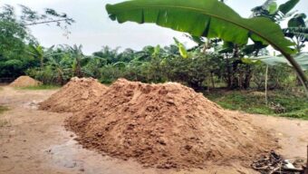 শ্রীমঙ্গলে সিলিকা বালু জব্দ করলো প্রশাসন