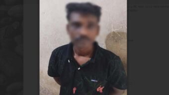 সিলেটের মহাজনপট্টি থেকে আ ট ক বাঁশফোড়