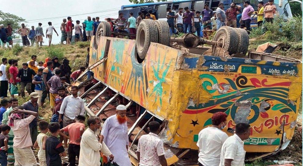 সিলেট-ঢাকা মহাসড়কে নারী ও শিশুসহ নি হ ত ৪