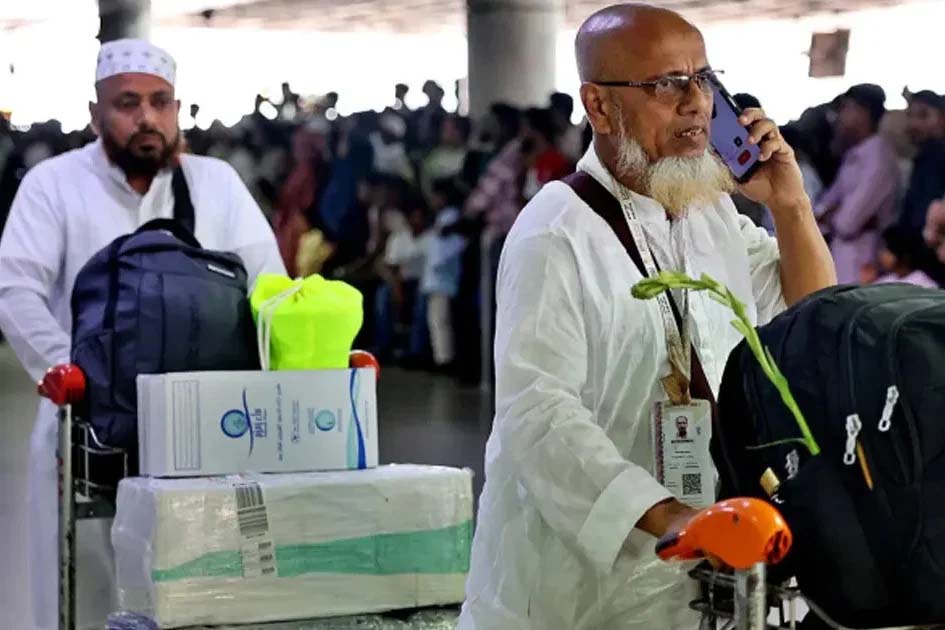 দেশে ফিরেছেন ৩৭৪৩৫ হাজি