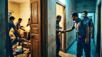 সিলেটে রাতে ঘরের দরজায় পুলিশ, তারপর যা হল..