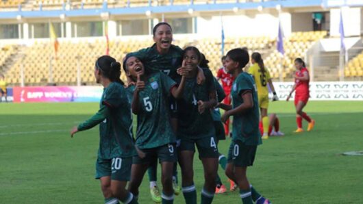 নারী ফুটবল দলকে ক্রীড়া প্রতিমন্ত্রীর অভিনন্দন