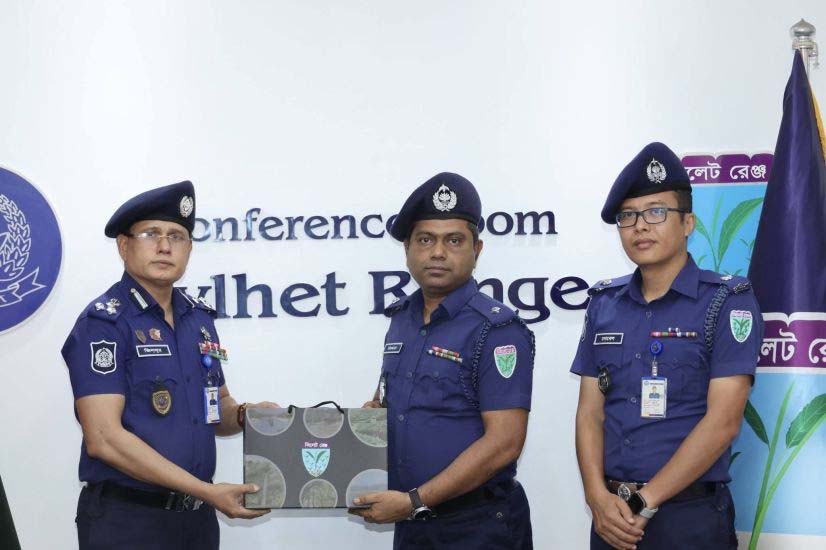 সিলেট বিভাগের শ্রেষ্ঠ ওসি বড়লেখা থানার মনিরুজ্জামান খান