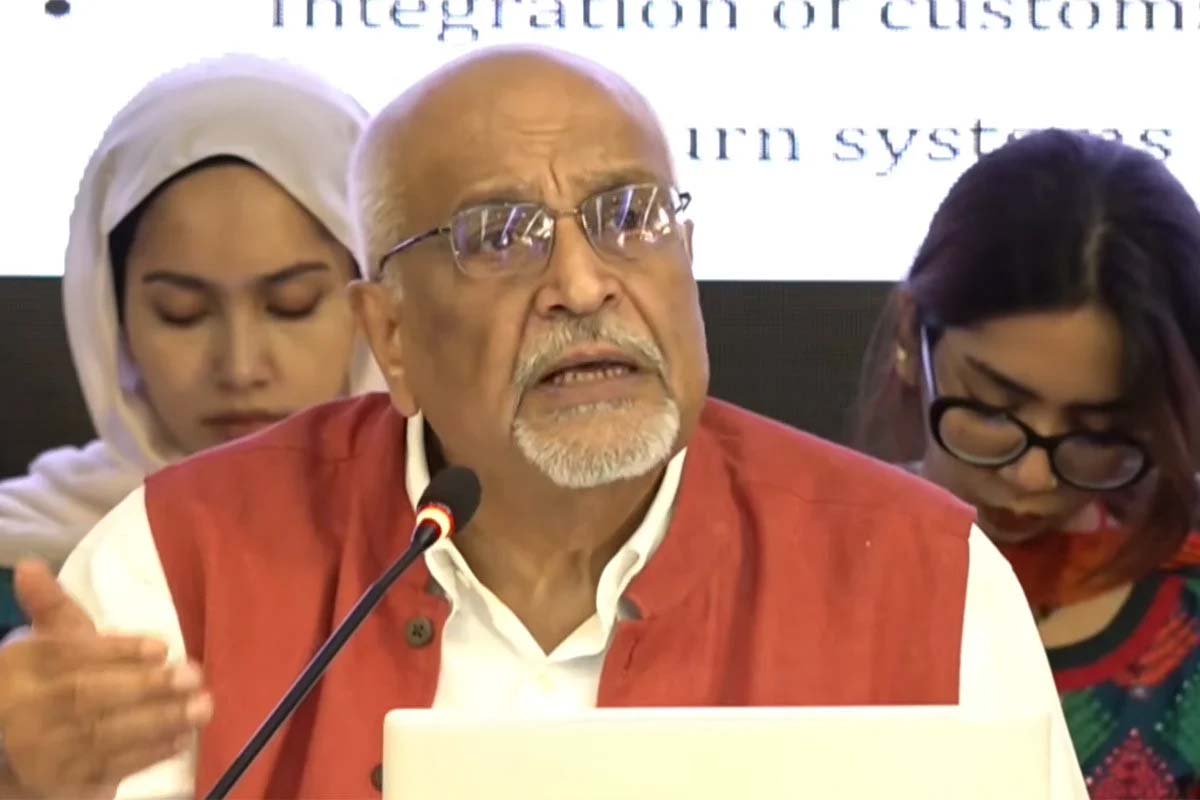প্রস্তাবিত বাজেটে মধ্যবিত্তের ওপর চাপ সহসাই কমবে না : দেবপ্রিয় ভট্টাচার্য