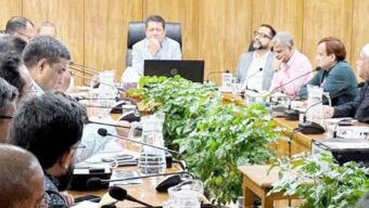 গৃহায়ণ ও গণপূর্ত মন্ত্রীর সাথে মতবিনিময় সভায় সিলেট উন্নয়ন কর্তৃপক্ষের চেয়ারম্যান কয়েস লোদী